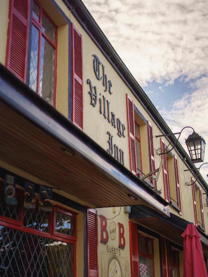 The Village Inn Bohola ภายนอก รูปภาพ